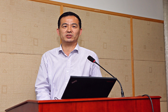 校长助理、学工部部长崔宝同交流发言