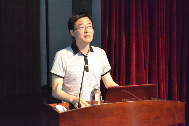 张文老师主讲校友教育讲座