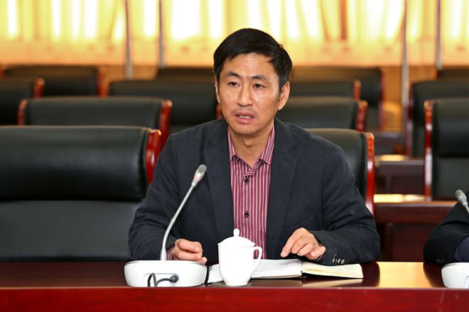 校党委常委、党委组织部长戴月波同志主持会议
