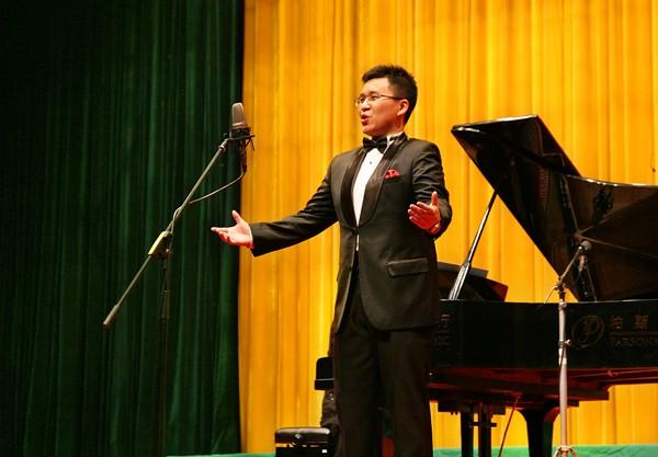 纪念辛亥百年中外经典作品音乐会走进我校