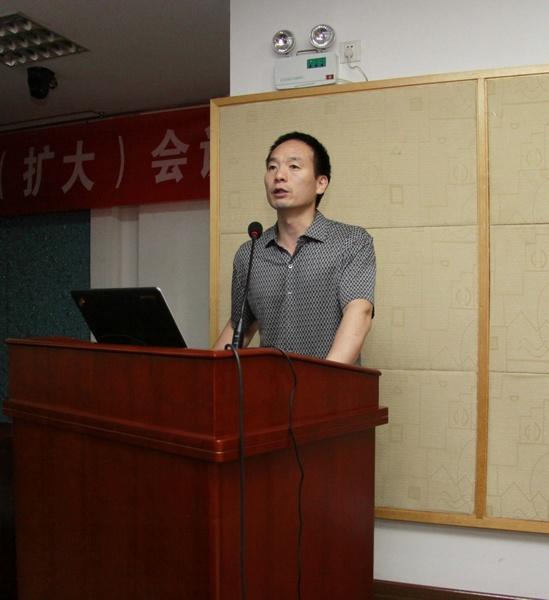 堵国成院长作题为“生工学院研究生培养质量的保证与提高”的交流发言