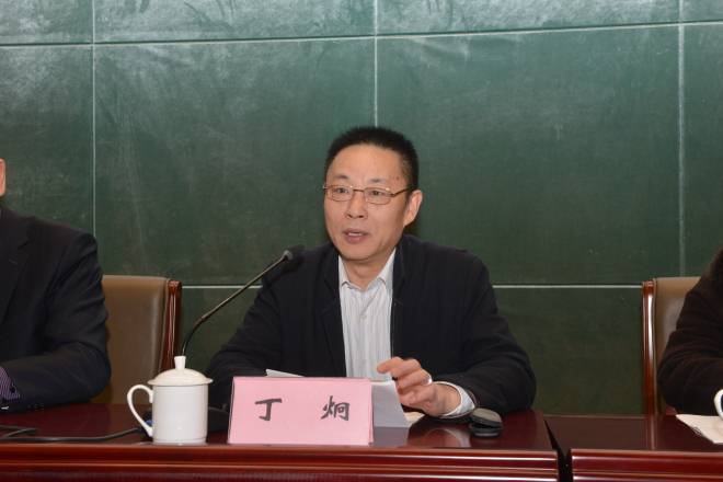 省解剖学会理事长、南京医科大学丁炯教授致辞