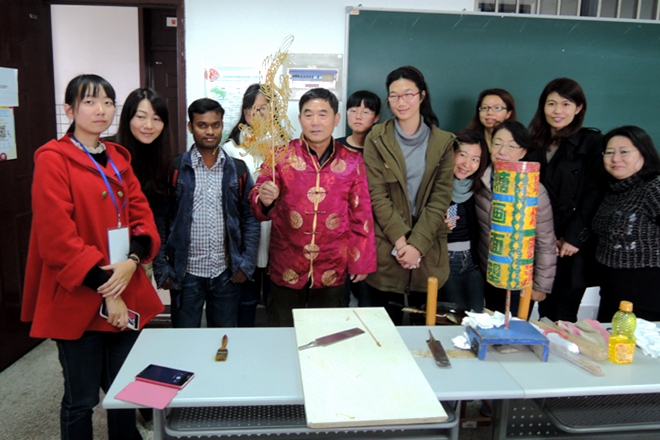 大师与同学合影