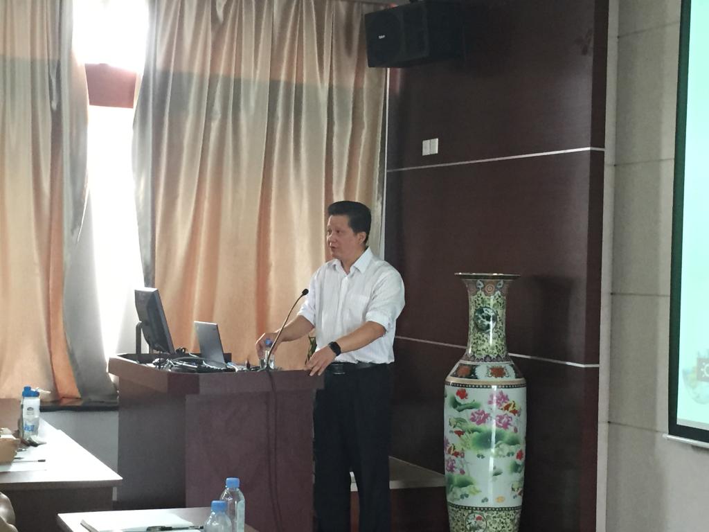 何春银高级工程师在讲座