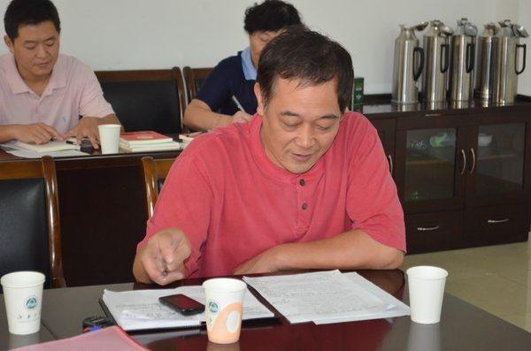 人事处党支部书记、人事处副处长王国成做交流发言