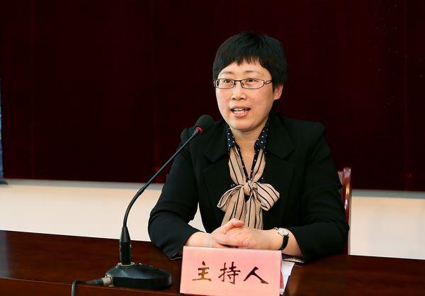宣传部部长李佳敏主持活动